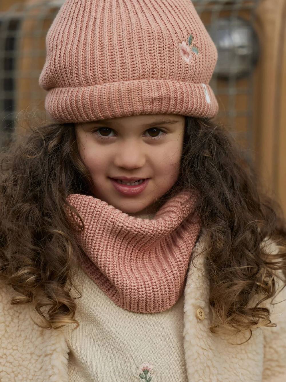 Плетен шал Little Dutch Deep pink